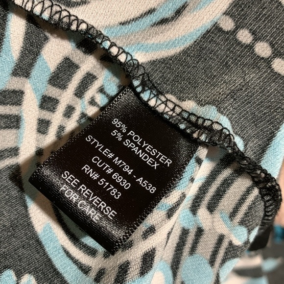 Maurices Top Blouse M Stretchy Black Blue Circles Polka Dots 3/4 Sleeve Pullover - Picture 14 of 16